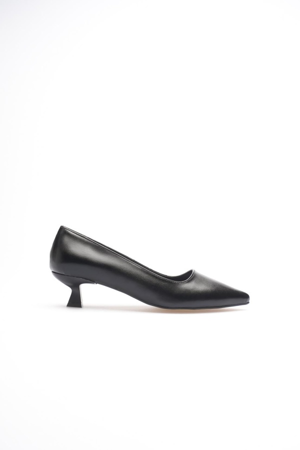 Siyah Kadın Günlük Kısa Topuklu Stiletto Ayakkabı TR20MS03A