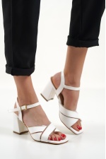 Agron Beyaz Kadın Kalın Topuklu Sandalet