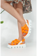 Çapraz Bağlı Neon Turuncu Beyaz Ortopedik Taban Kadın Sandalet