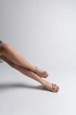 Anzarun Rose Parlak Şeffaf Kısa Topuklu Kadın Sandalet