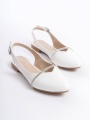 ALLISON Tokalı Ortopedik Rahat Taban Taş Detaylı Kadın Babet Ayakkabı KT Beyaz