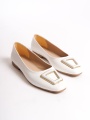 KAYLEE Bağcıksız Ortopedik Rahat Taban Toka Detaylı Kadın Babet Ayakkabı KT Beyaz