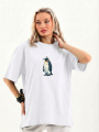 Kadın Oversize Tişört - Sırt Baskılı Survivor Penguin Temalı, Felsefi Yazılı Bisiklet yaka Tişört - Beyaz