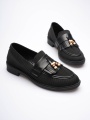 Kadın Siyah Boncuk Püsküllü Günlük Kısa Topuklu Ayakkabı TR30MS01A