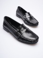 Zeloram Siyah Parlak Deri Görünümlü Kadın Penny Loafer