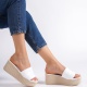REİNA Dolgu Topuklu Ortopedik Taban Hasır Görünümlü Kadın Terlik KT Beyaz