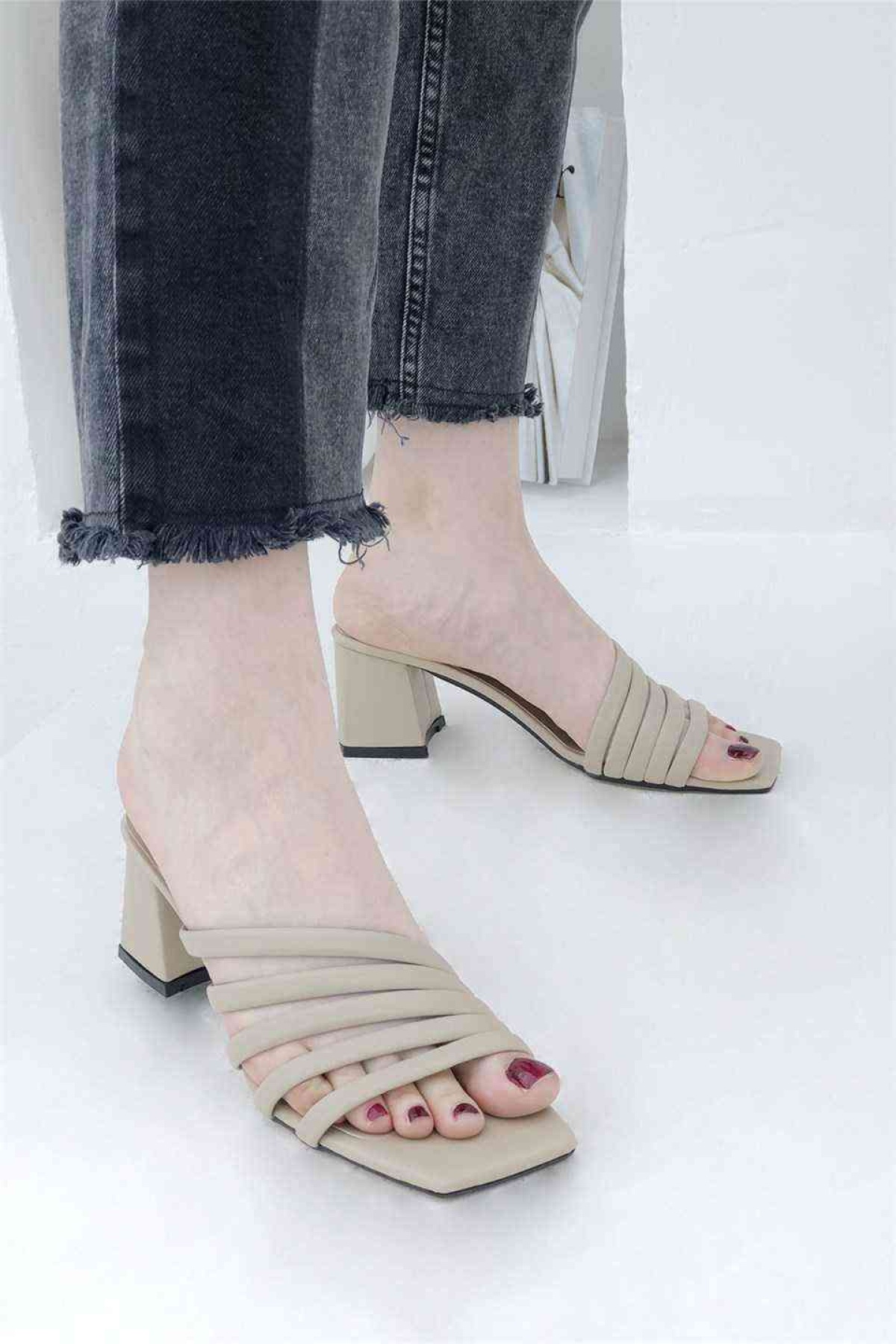 5 Bant Topuklu Kadın Terlik - Vizon