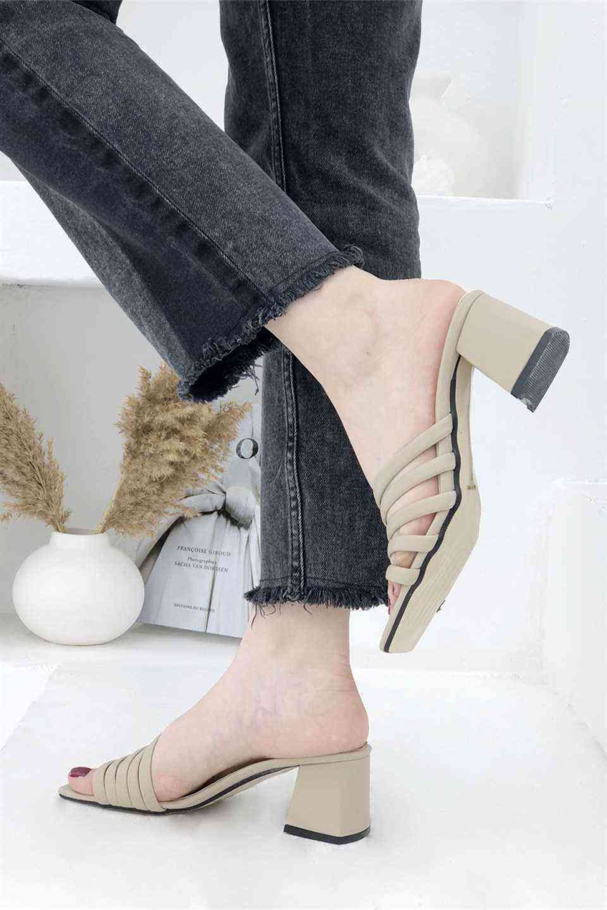 5 Bant Topuklu Kadın Terlik - Vizon