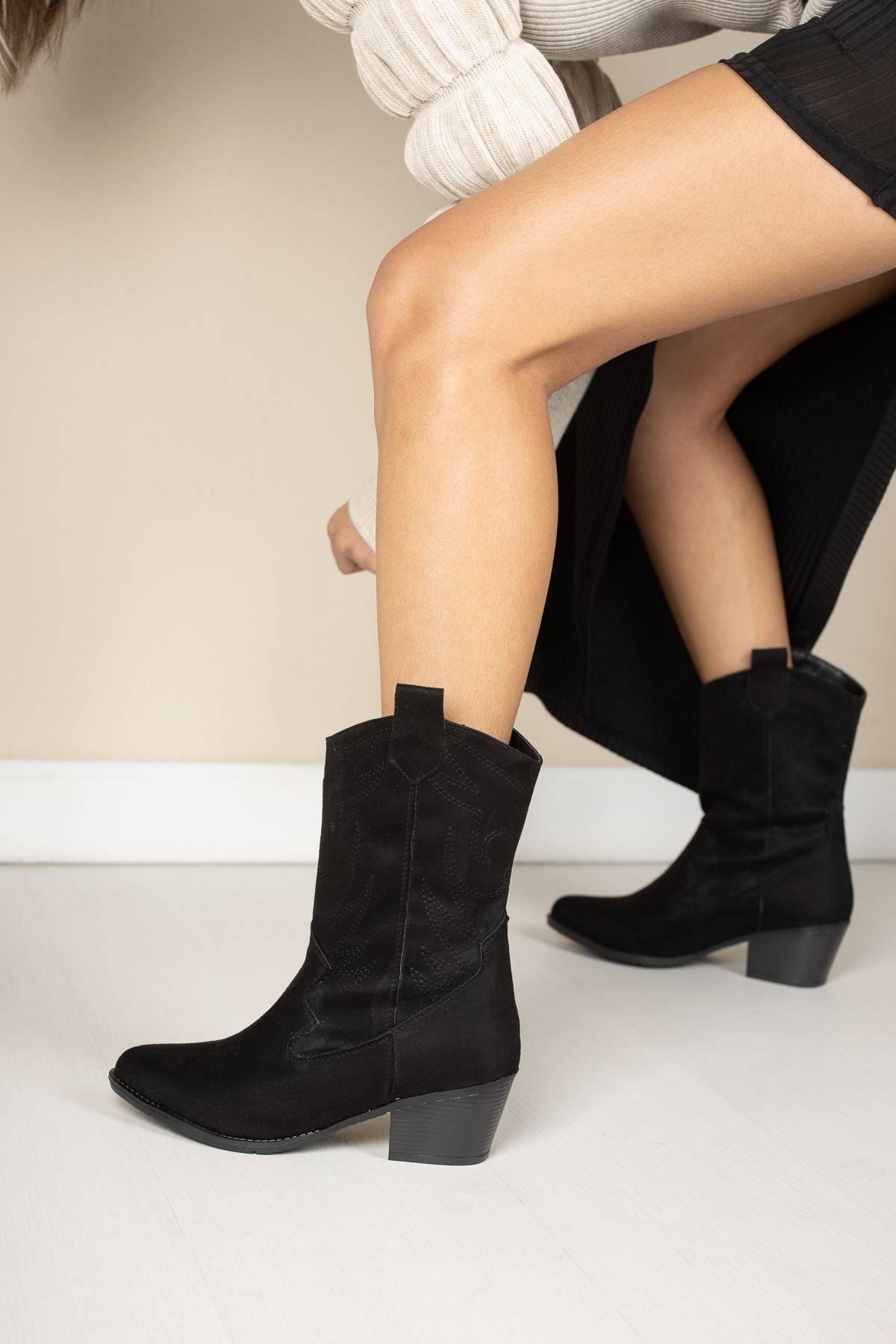 Nadal Siyah Süet İşlemeli Topuklu Kadın Kovboy Çizme