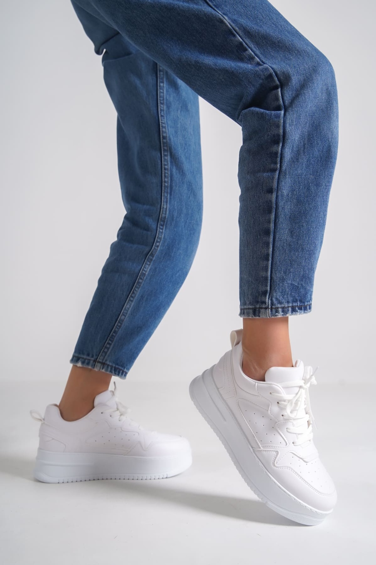 ALESSİ Bağcıklı Ortopedik Taban Kadın Sneaker Ayakkabı BT Beyaz