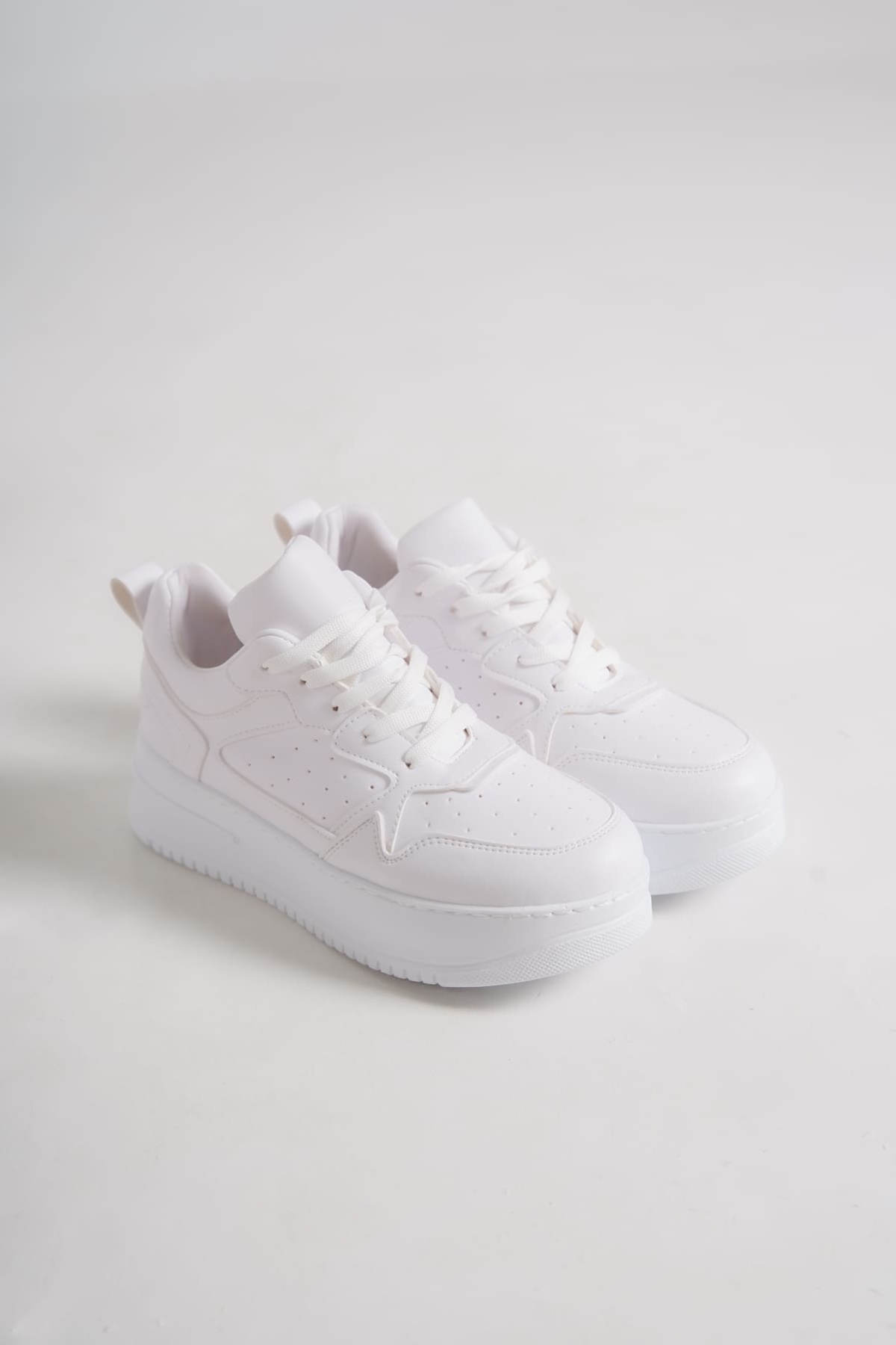 ALESSİ Bağcıklı Ortopedik Taban Kadın Sneaker Ayakkabı BT Beyaz