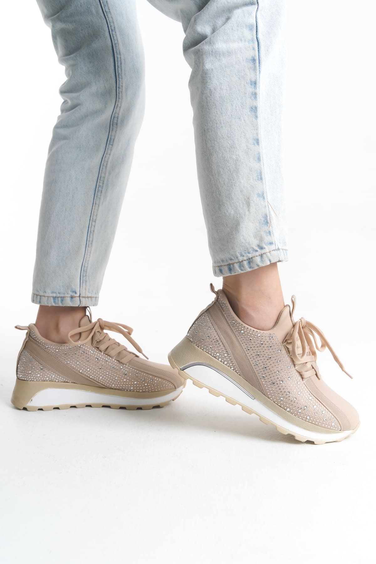 New Alya Bağcıklı Taş Detaylı Kadın Bej Spor Ayakkabı