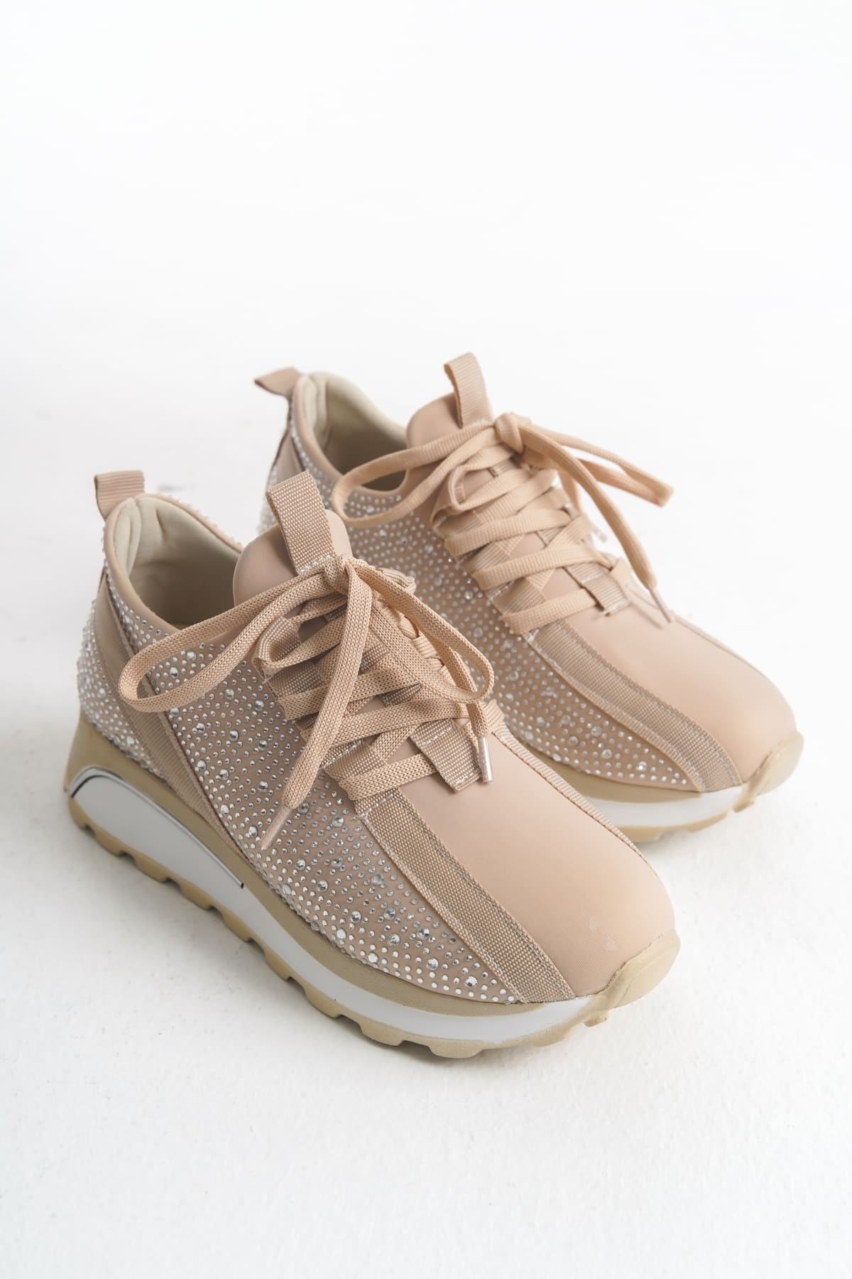 New Alya Bağcıklı Taş Detaylı Kadın Bej Spor Ayakkabı