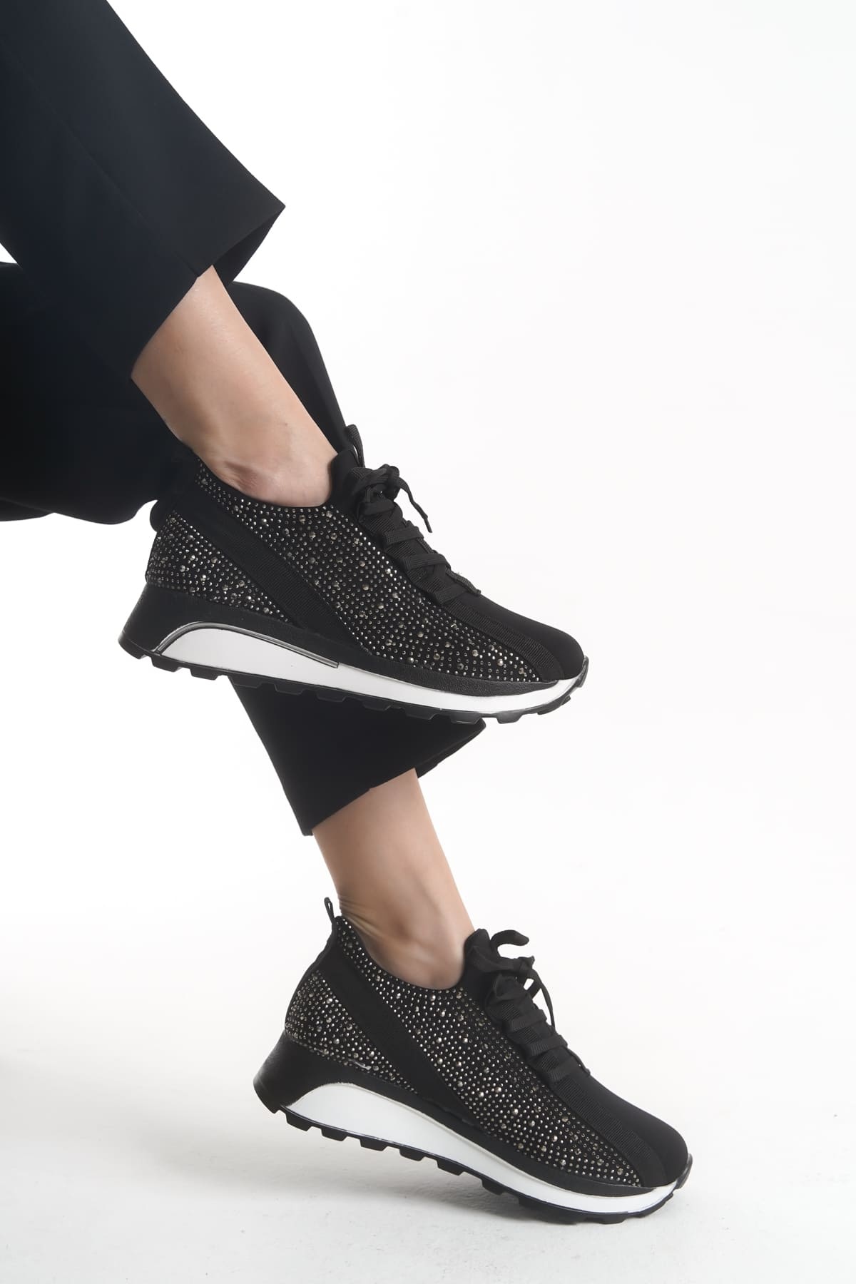 ALYA Bağcıklı Ortopedik Taban Taşlı Kadın Sneaker Spor Ayakkabı BT - Siyah