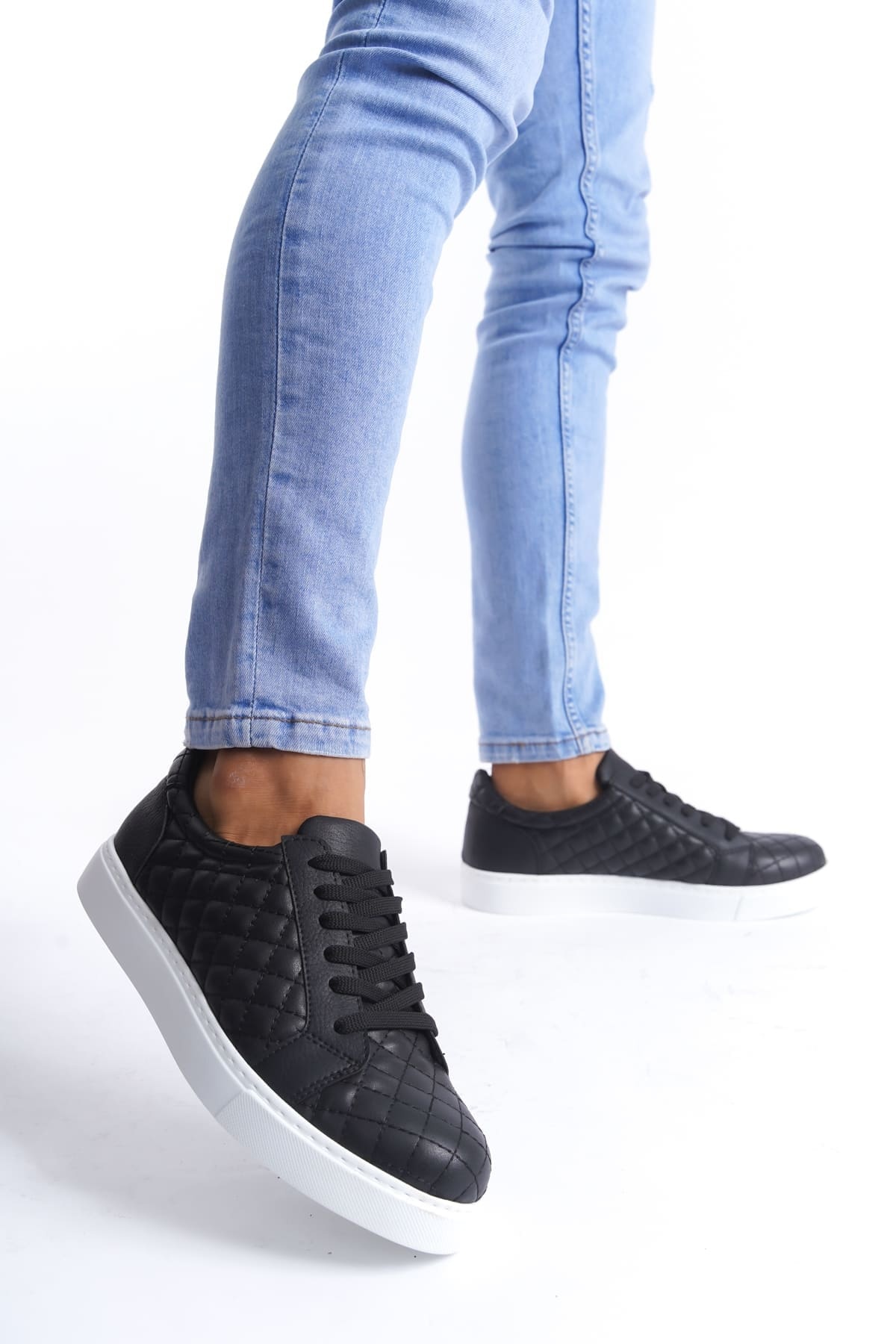 SLW166 Prestige Bağcıklı Cilt Kapitone Desenli Erkek Günlük Sneaker Ayakkabı CBT - Siyah