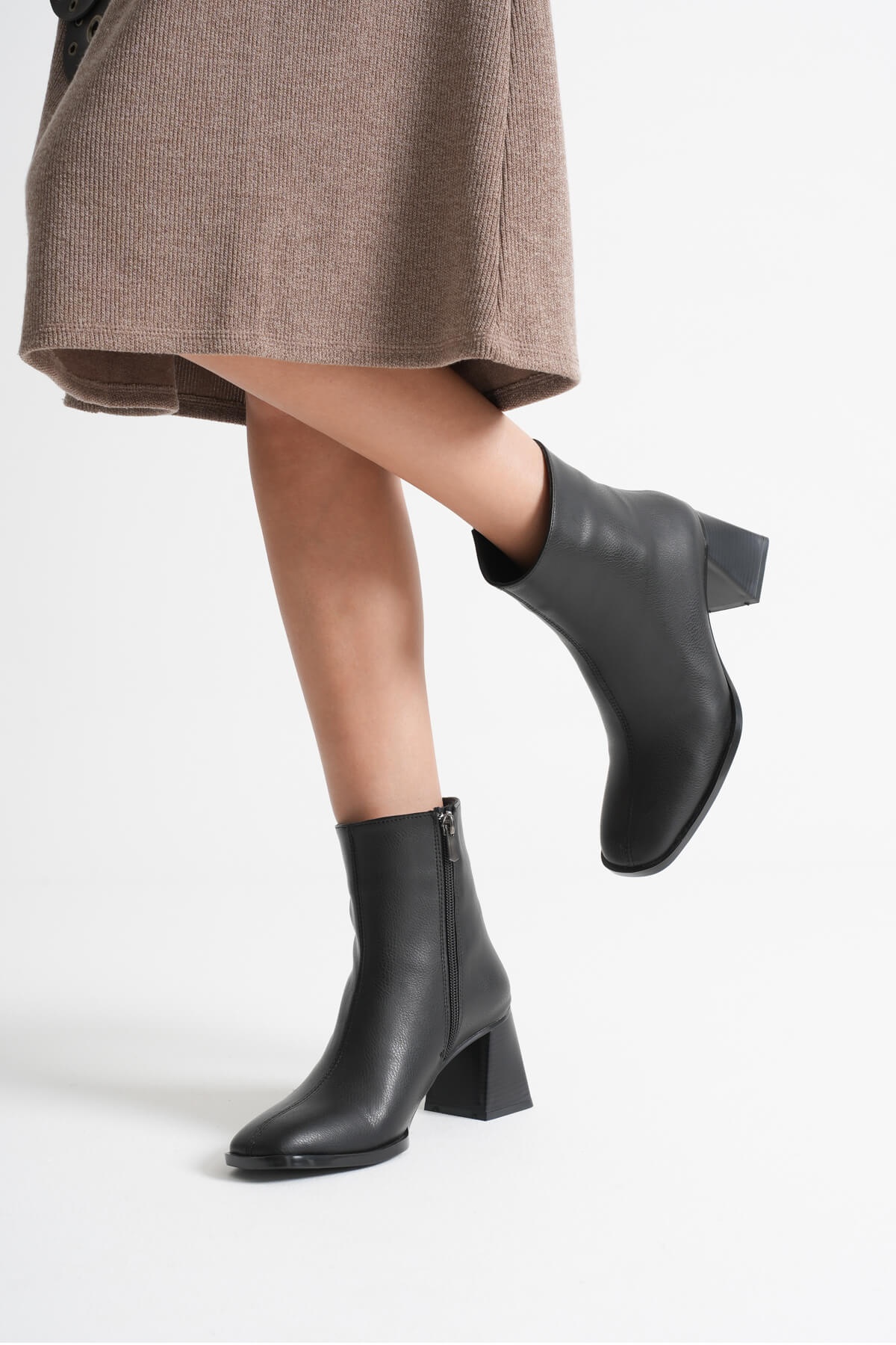 Ornela Kadın Siyah Topuklu Bot