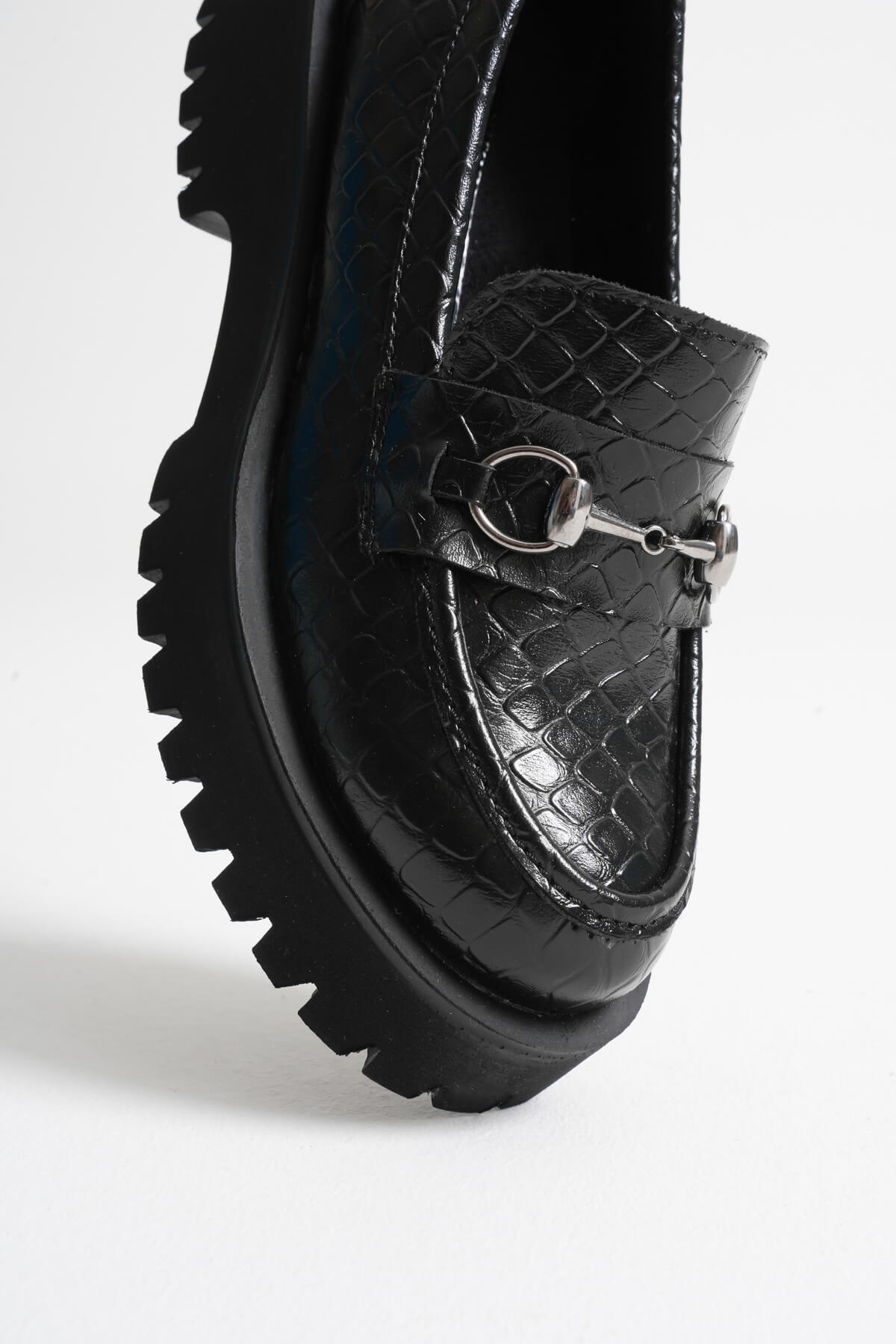 Aral Toka Detaylı Siyah Kroko Baskılı Günlük Loafer Ayakkabı