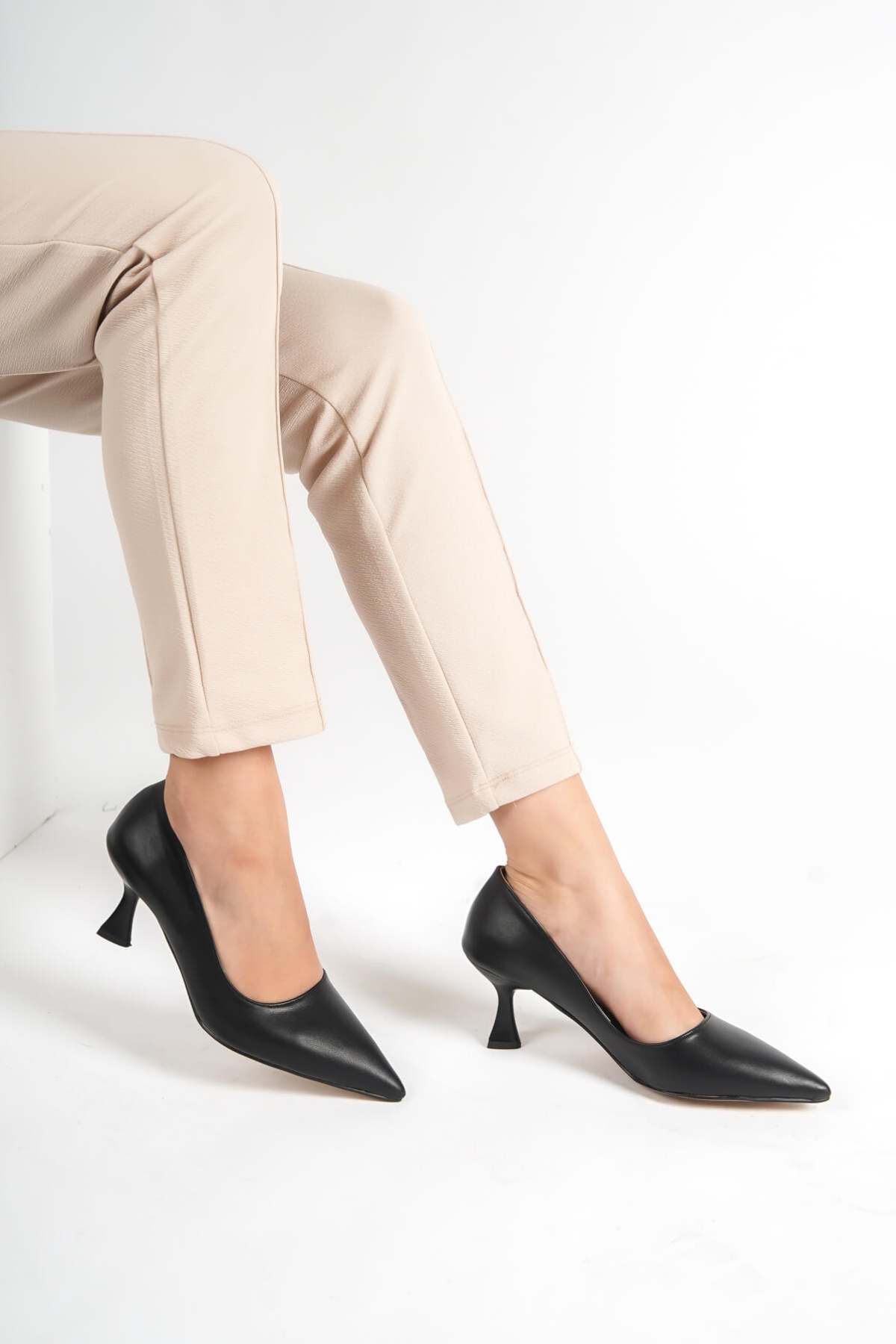 Kery Kadın Siyah Topuklu Ayakkabı