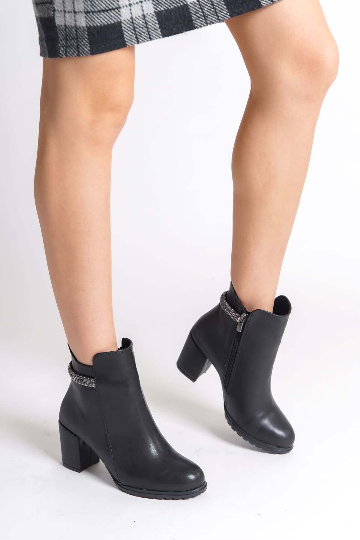 LIA Fermuarlı Ortopedik Taban Taşlı Topuklu Kadın Bot  CST - Siyah