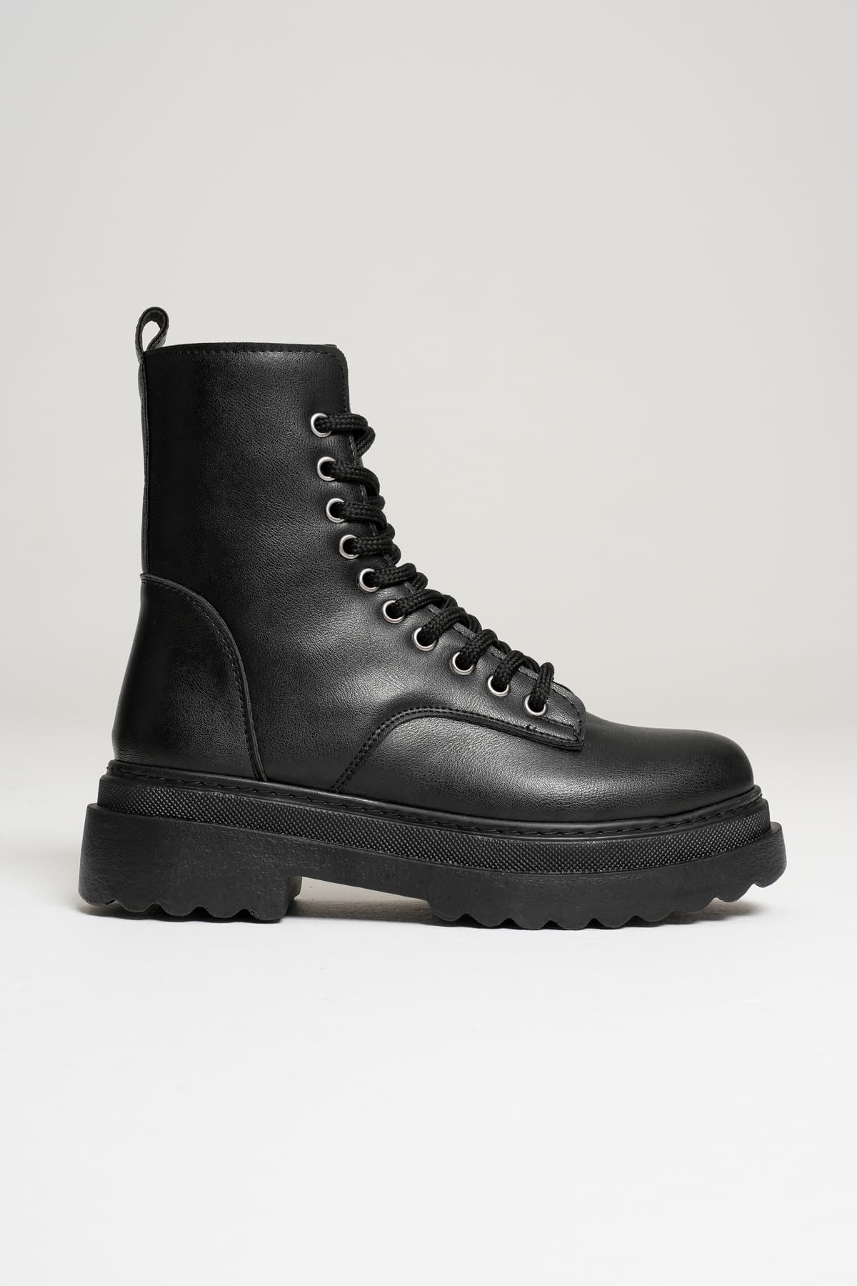 Anco Özel Tasarım Kışlık Siyah Kalın Tabanlı Kadın Bot