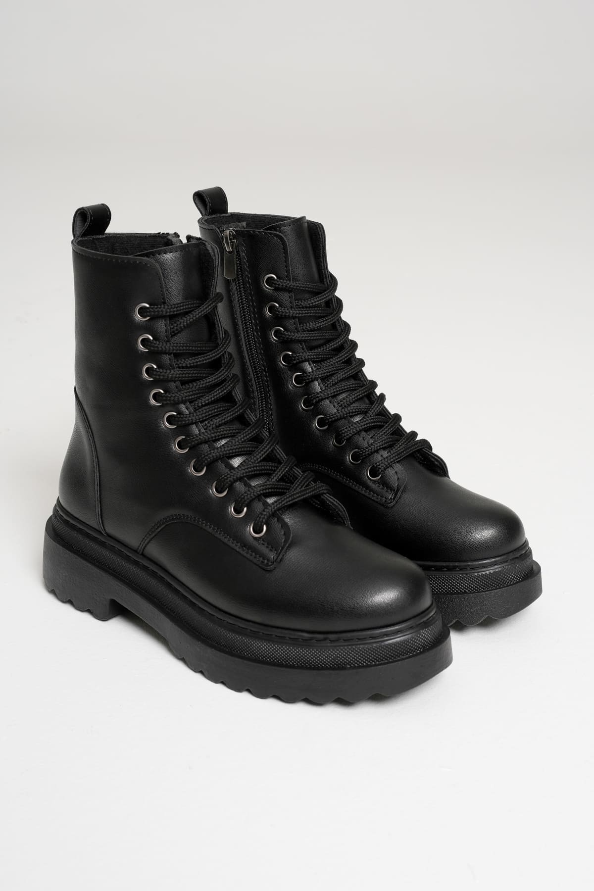 Anco Özel Tasarım Kışlık Siyah Kalın Tabanlı Kadın Bot