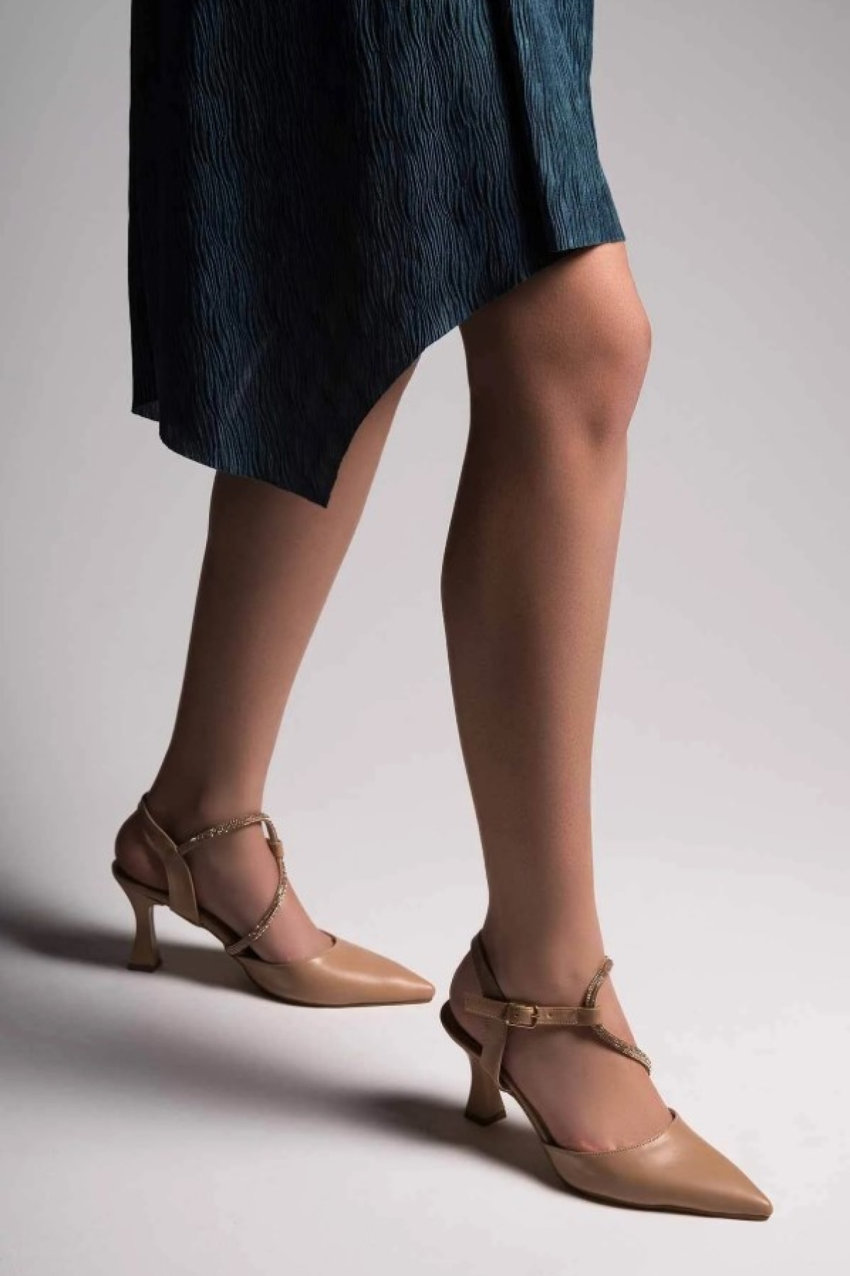 New İlme Nude Kadın Taşlı Topuklu Ayakkabı