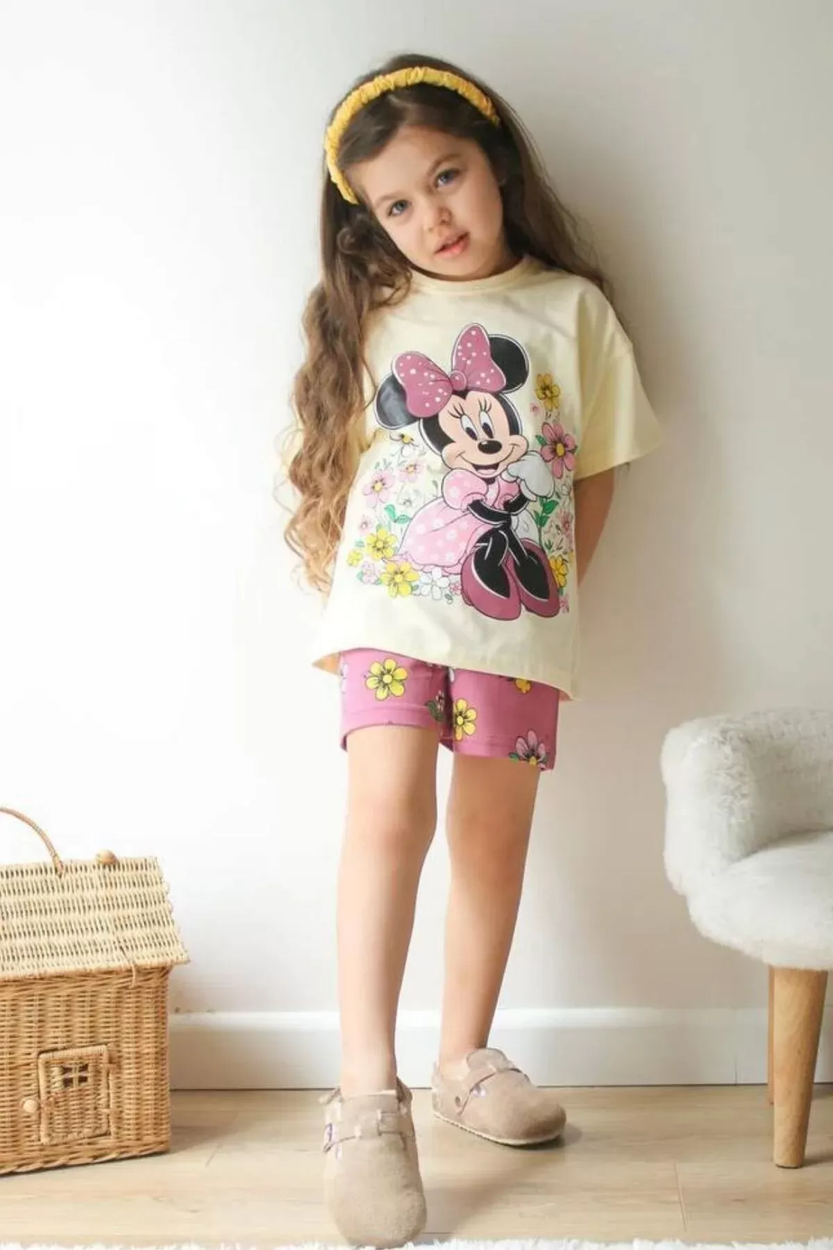 Bej Minnie Mouse Kısa Kollu Şortlu Çizgi Karakter Baskılı Kız Çocuk 2li Takım