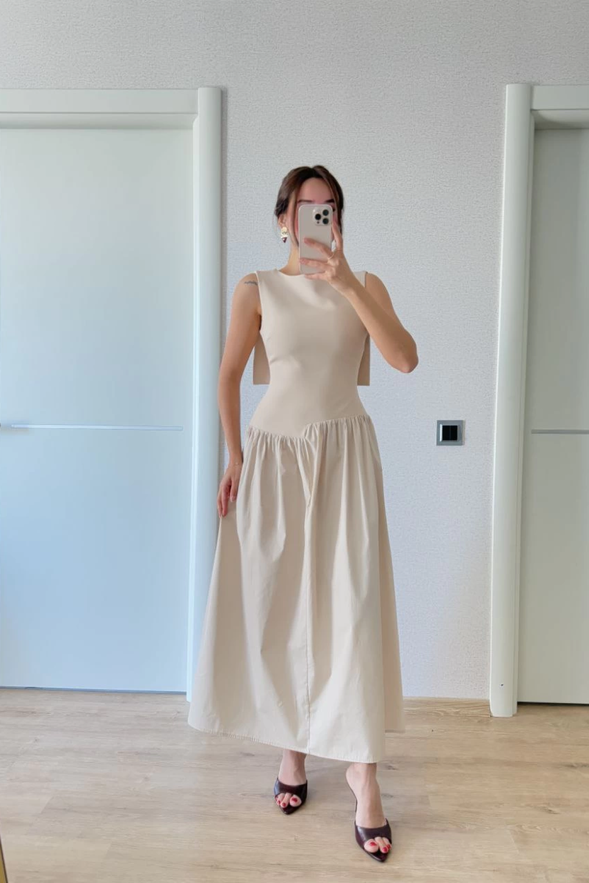 Krep Arkası Kanat Arka Ön Pens Detaylı Uzun  Kadın Elbise - Bej -