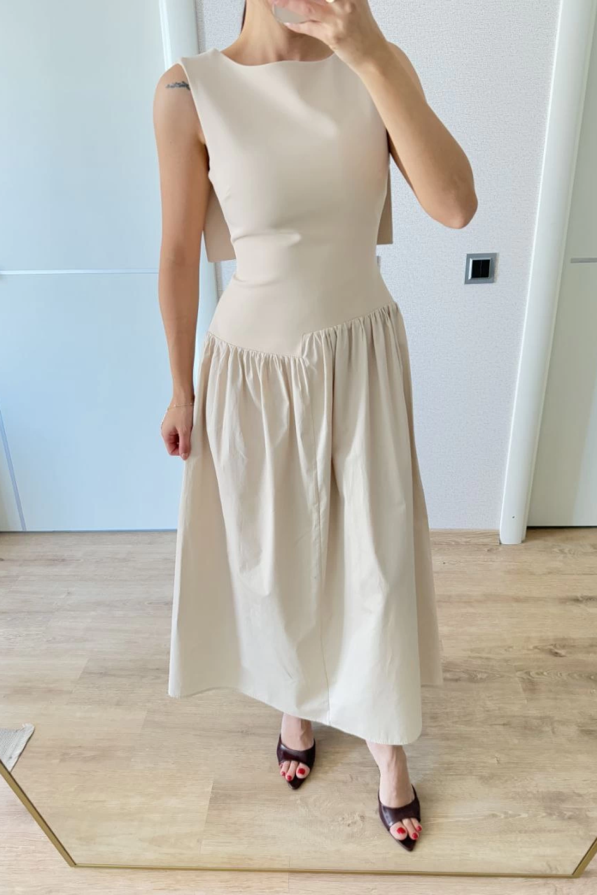 Krep Arkası Kanat Arka Ön Pens Detaylı Uzun  Kadın Elbise - Bej -