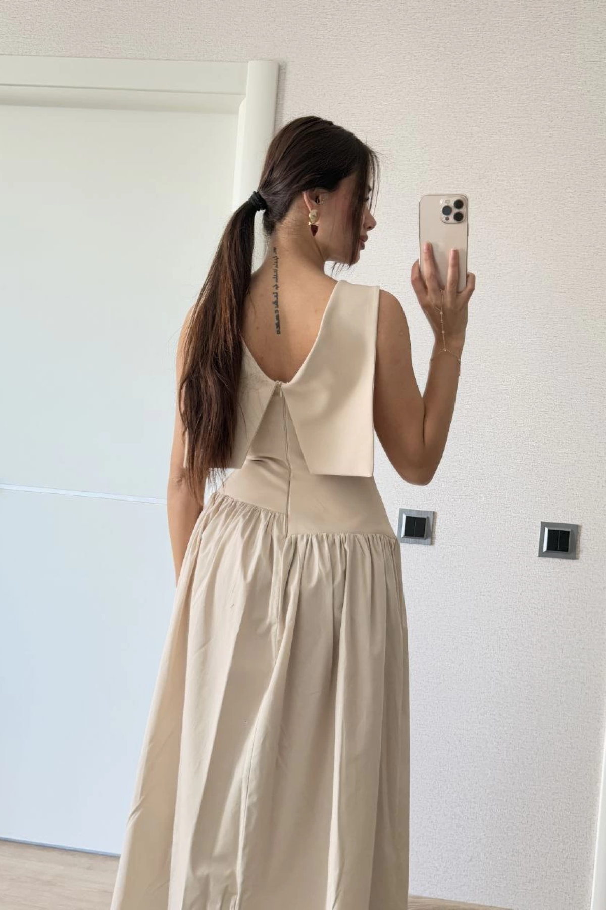 Krep Arkası Kanat Arka Ön Pens Detaylı Uzun  Kadın Elbise - Bej -