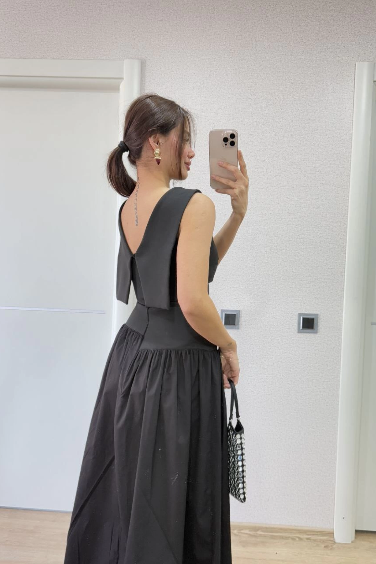 Krep Arkası Kanat Arka Ön Pens Detaylı Uzun Kadın Elbise - Siyah