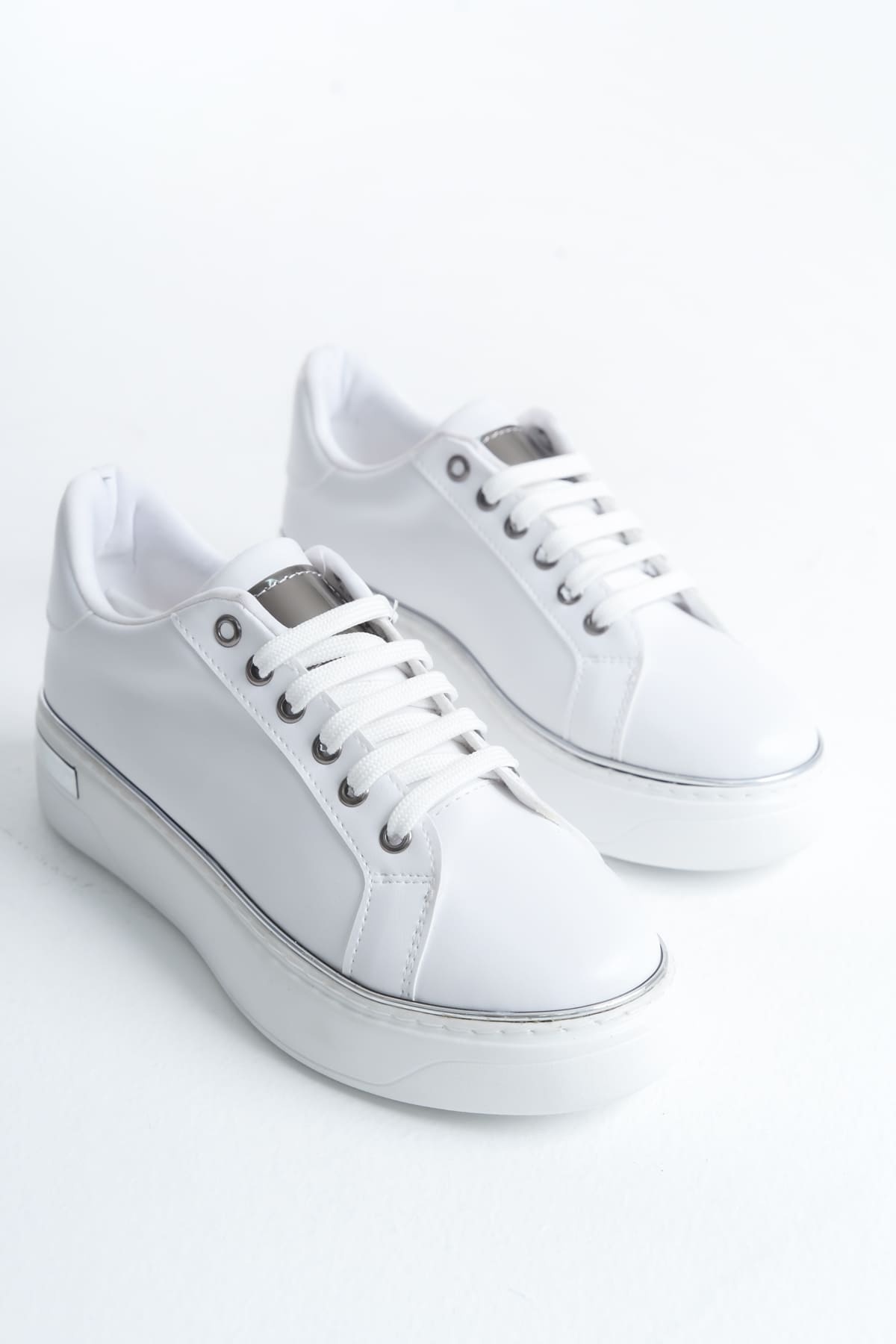MINA Beyaz Gümüş Bağcıklı Ortopedik Taban Kadın Sneaker Spor Ayakkabı