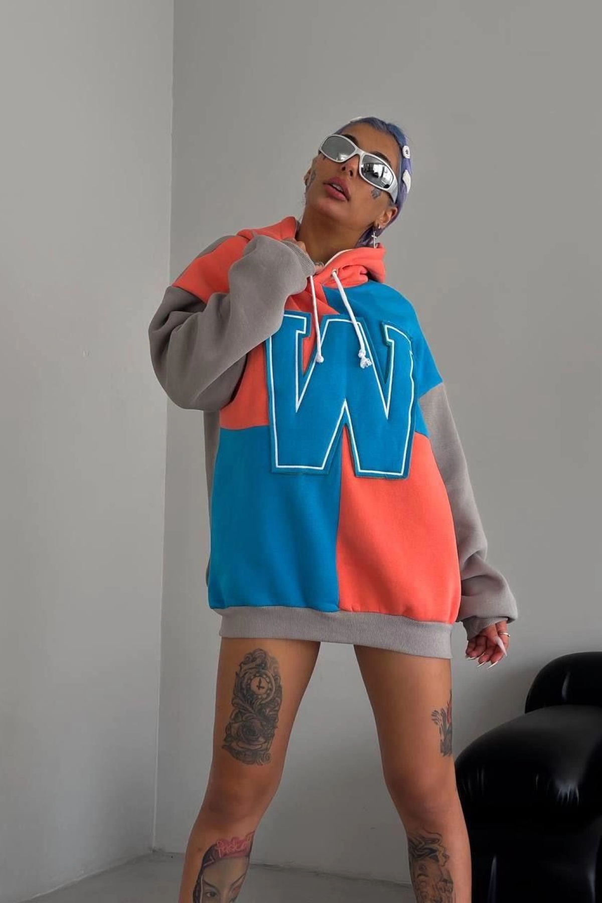 W Nakış İşlemeli Kapüşonlu Sweatshirt - Mavi