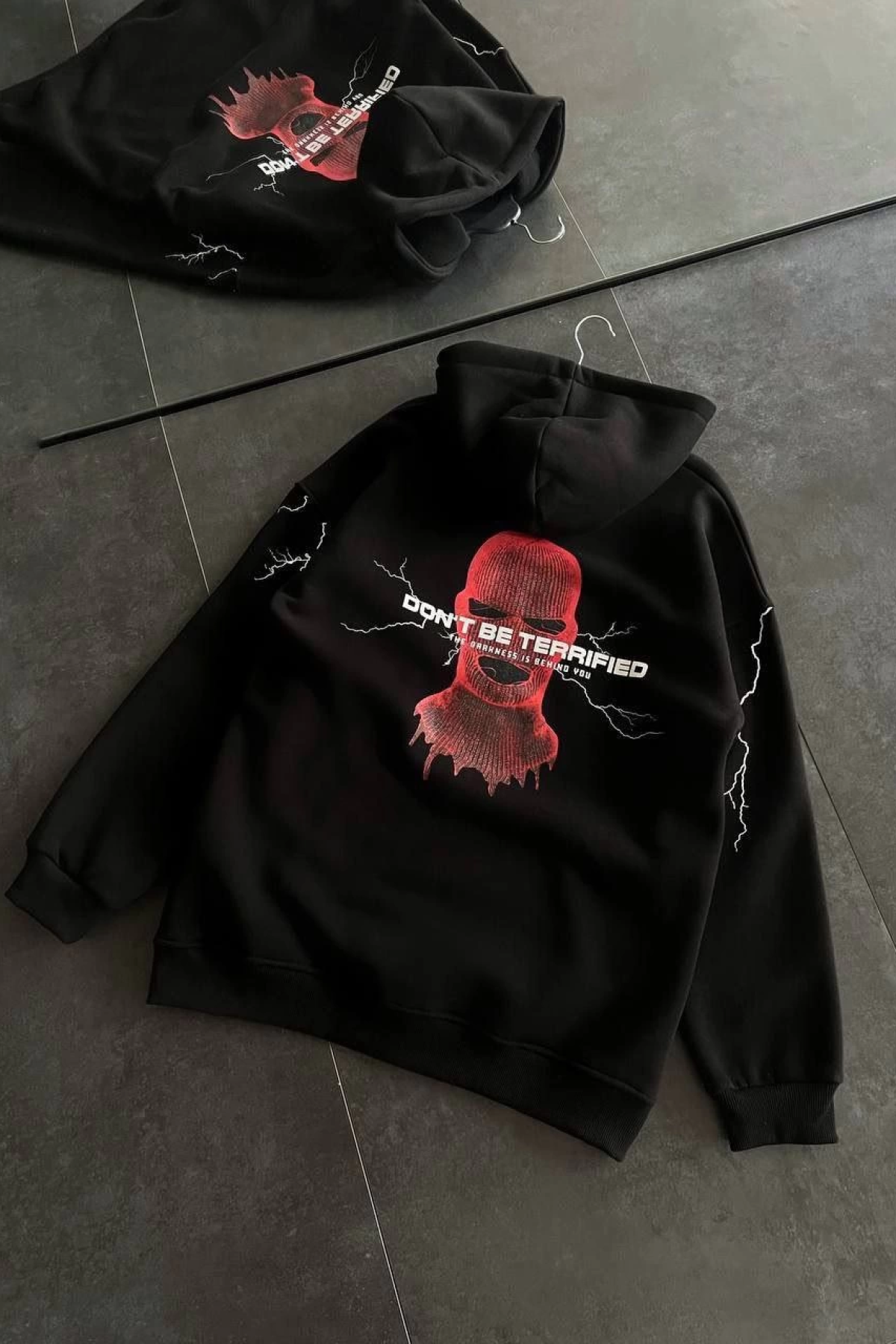 Üç İplik Kapüşonlu Baskılı Oversize SweatShirt- Siyah