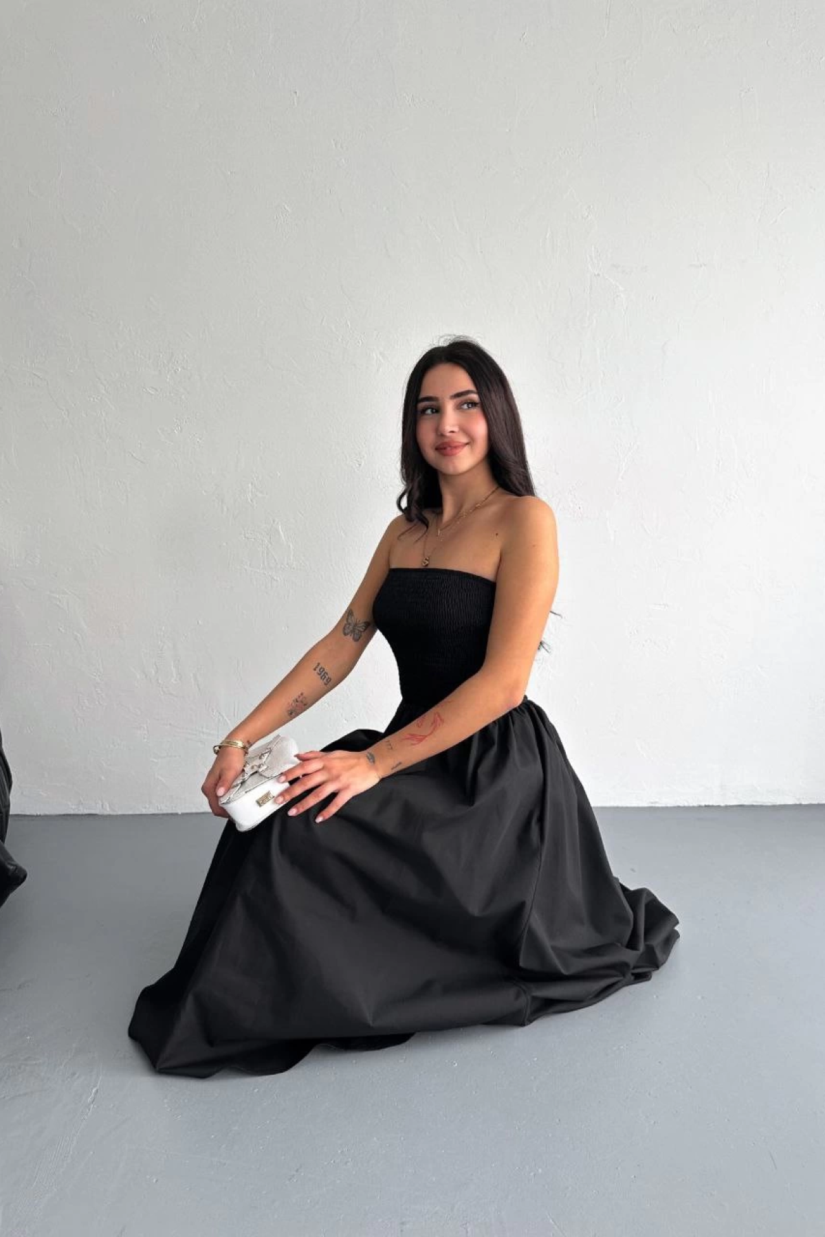 Straplez Pileli Elbise - Siyah