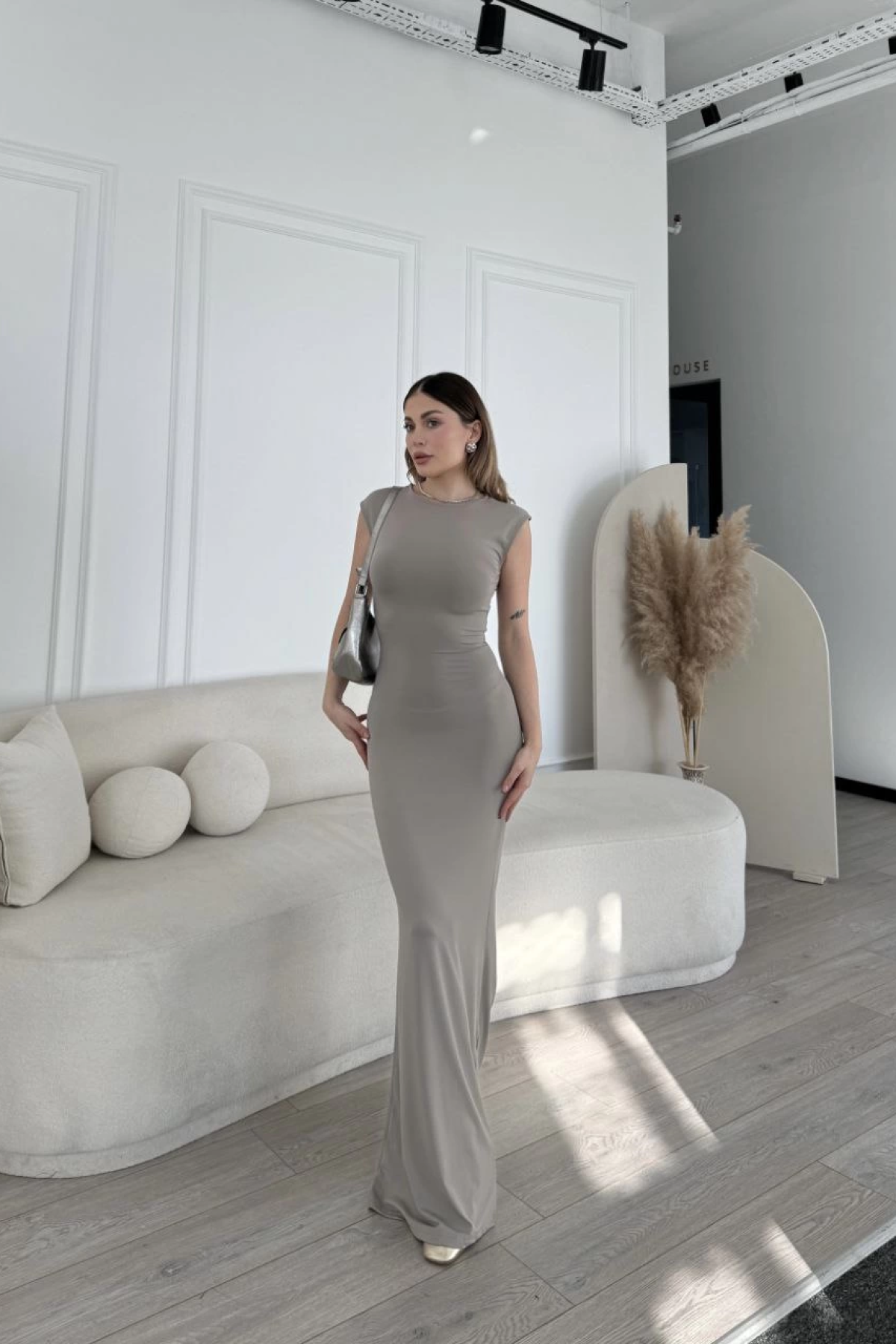 Kolsuz Uzun Likralı Kadın Elbise - Gri -