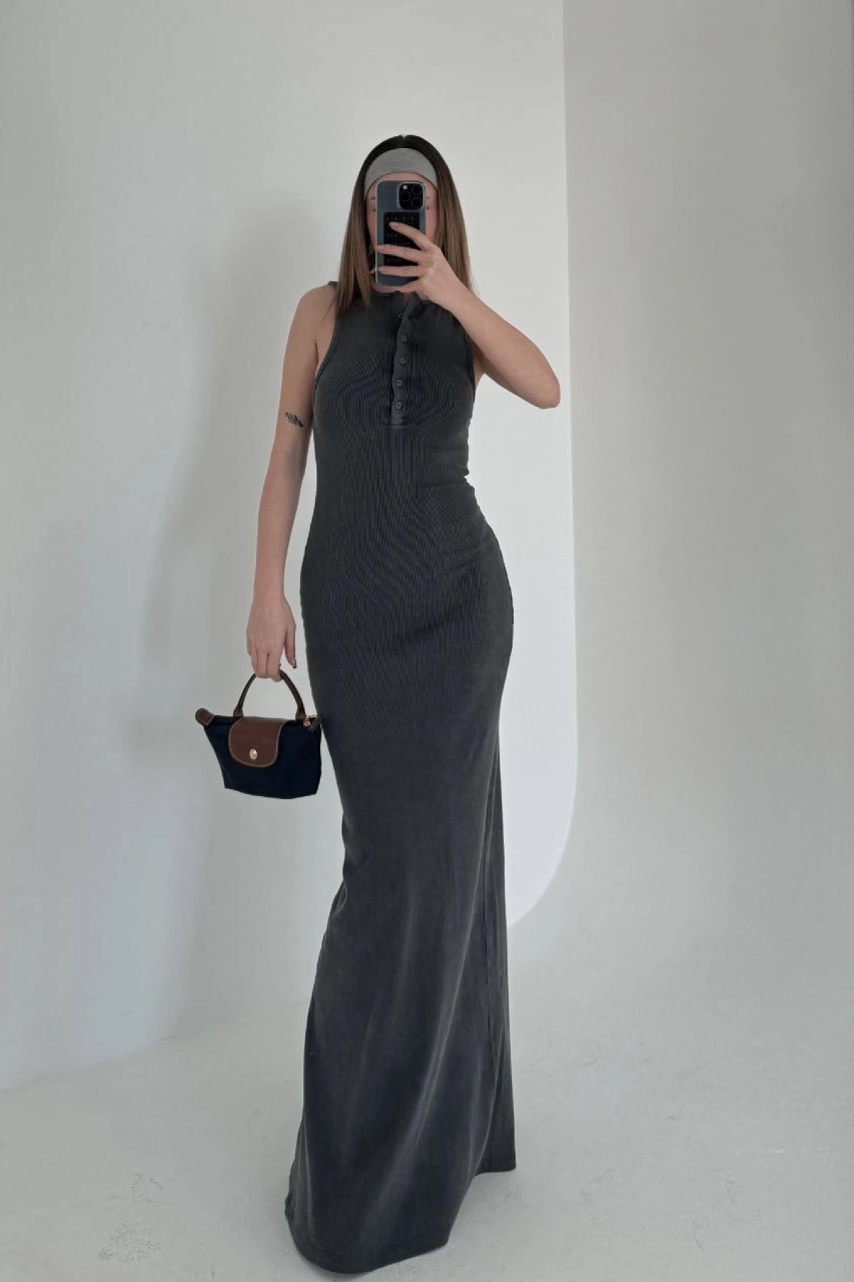 Yırtmaç Detaylı Kolsuz Düğmeli Yıkamalı Uzun Elbise - Antrasit