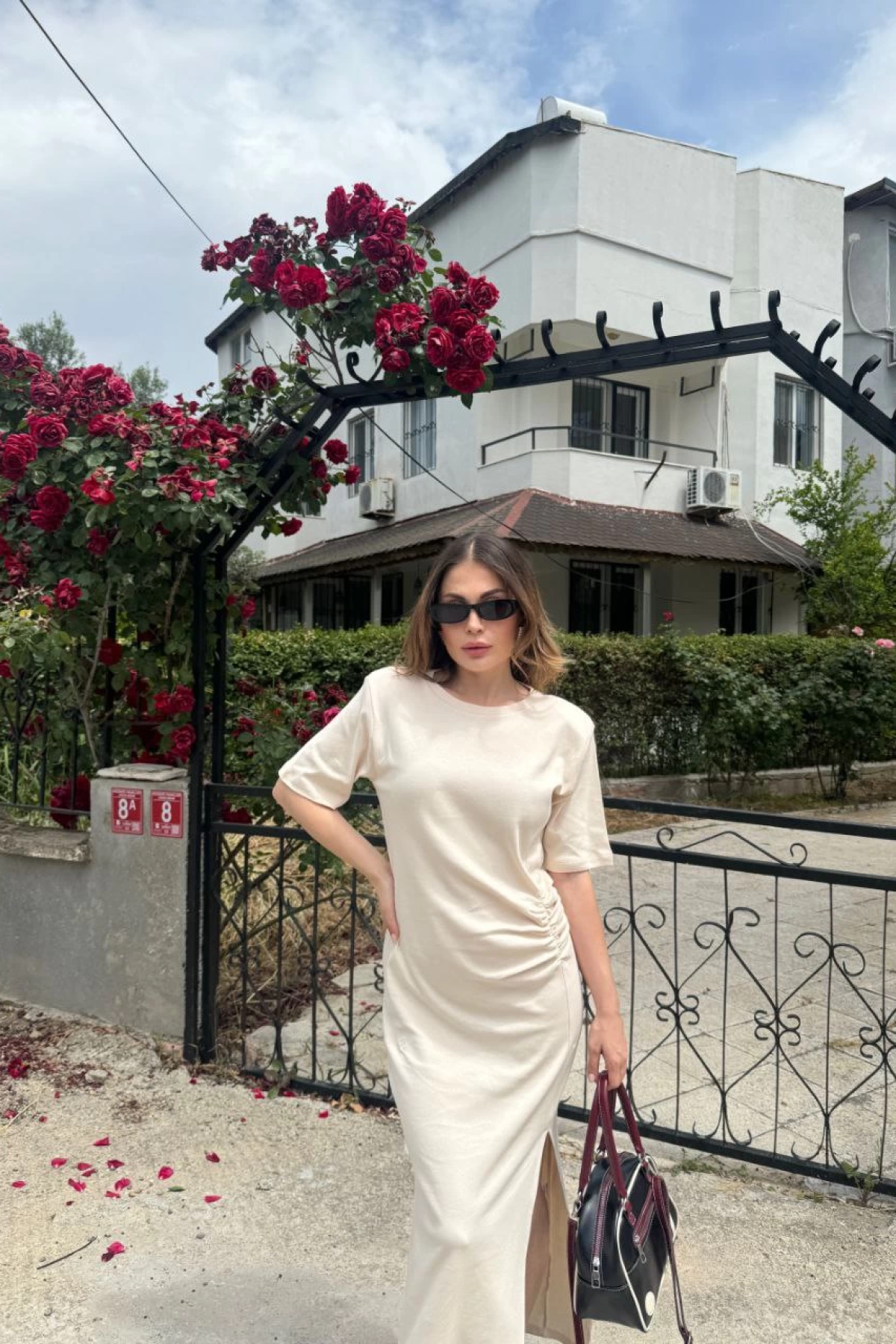 Velmora    Kısa Kollu Uzun Yandan Yırtmaçlı Elbise - Bej -