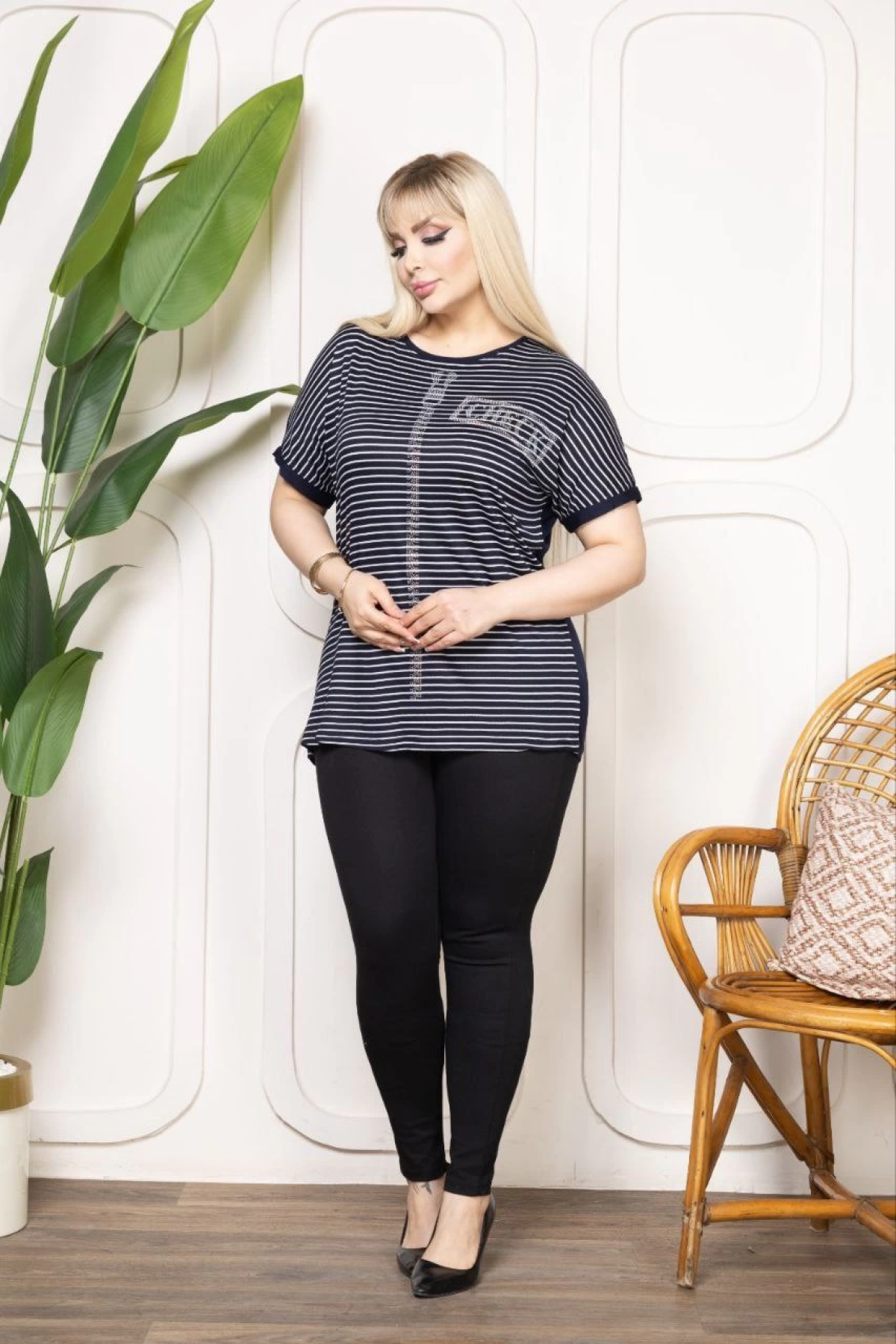 Kadın Büyük Beden Çizgili Taş Detaylı Kısa Kollu Likralı Viskon Tişört - Lacivert