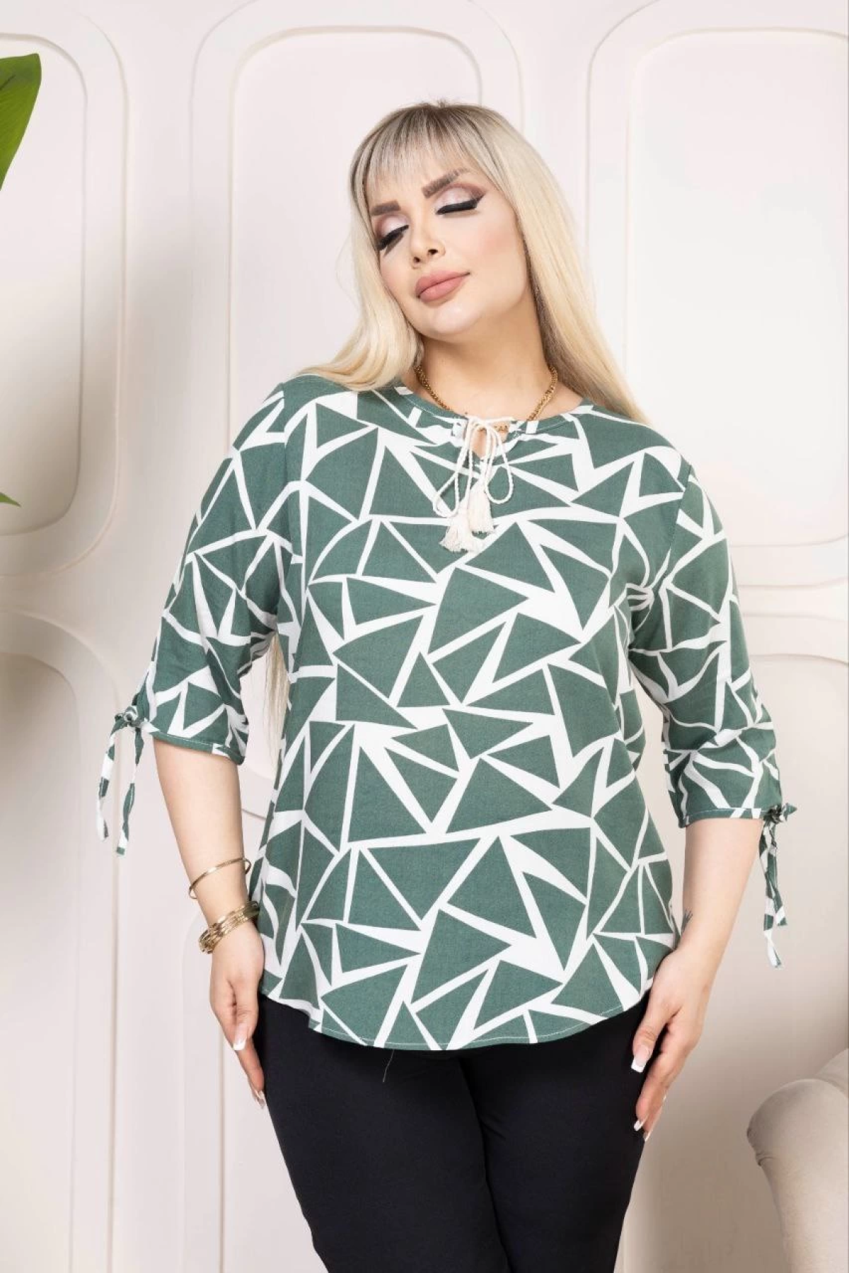 Kadın Desenli Püsküllü Viskon Bluz Bebe Yaka Kısa Kollu Big Size Rahat Kesim - Desenli