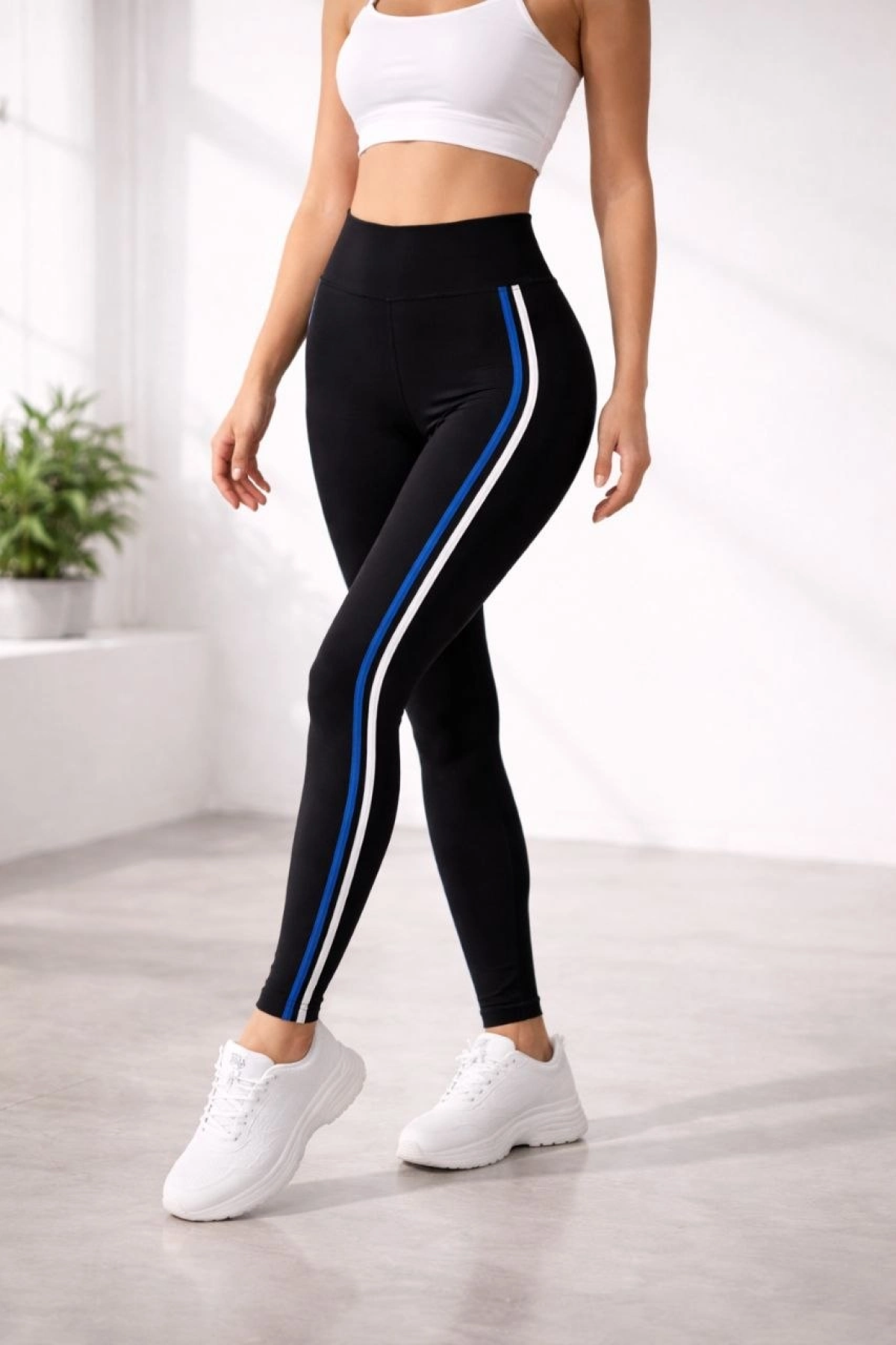 Kadın Likralı Yan Beyaz Mavi Şeritli Detaylı Tayt - Siyah