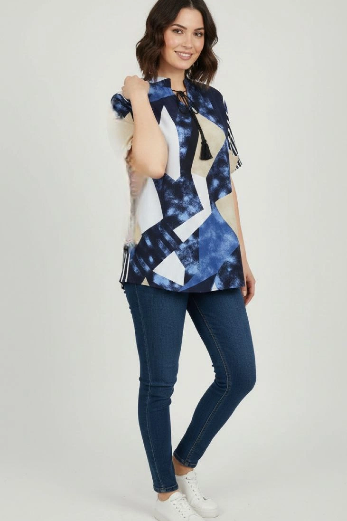 Kadın Desenli Püsküllü Viskon Bluz Bebe Yaka Kısa Kollu Big Size Rahat Kesim - Desenli