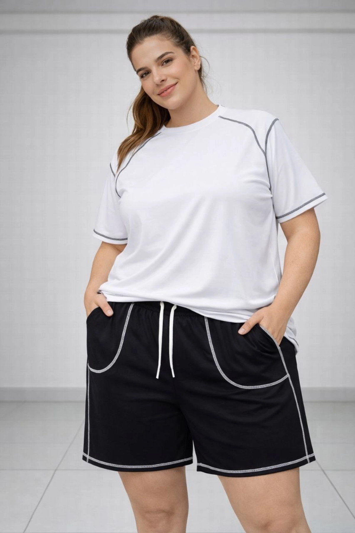 Kadın Battal Beden Kısa Kollu Tişört Şort Takım Kontrast Dikiş Detaylı Günlük Ev Giyimi - Beyaz