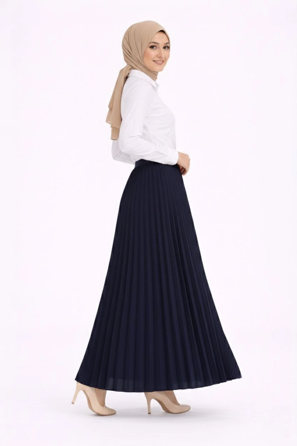 Tesettür Beyaz Gömlekli Pliseli Etek İkili Takım Gündelik ve Ofis Şıklığı - Lacivert