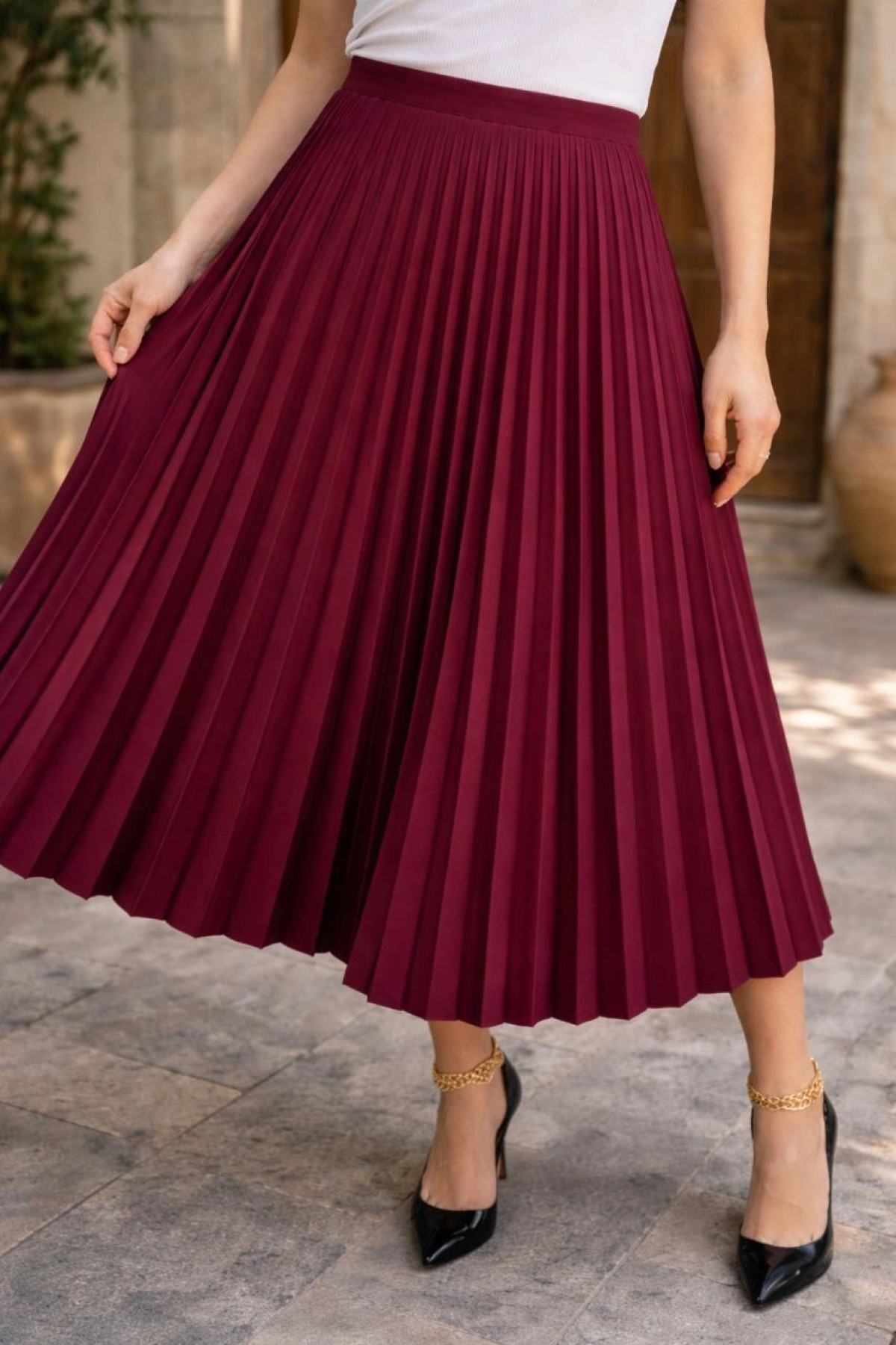 Kadın 90 Cm Saten Kumaş Pliseli Midi Etek Şık ve Zarif Tasarım - Bordo