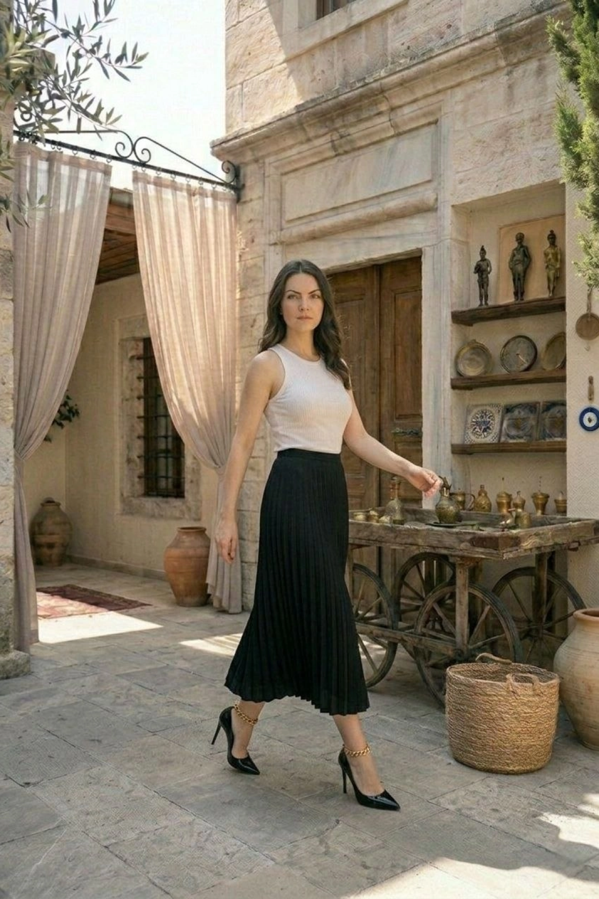 Kadın 90 Cm Saten Kumaş Pliseli Midi Etek Şık ve Zarif Tasarım - Siyah