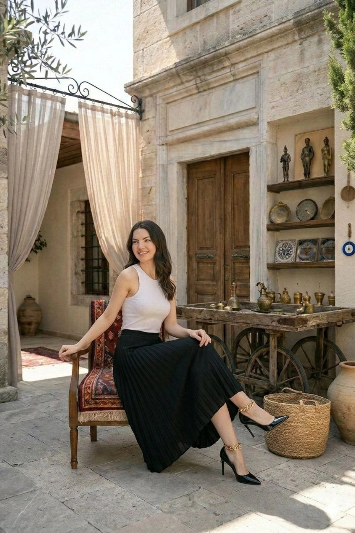 Kadın 90 Cm Saten Kumaş Pliseli Midi Etek Şık ve Zarif Tasarım - Siyah