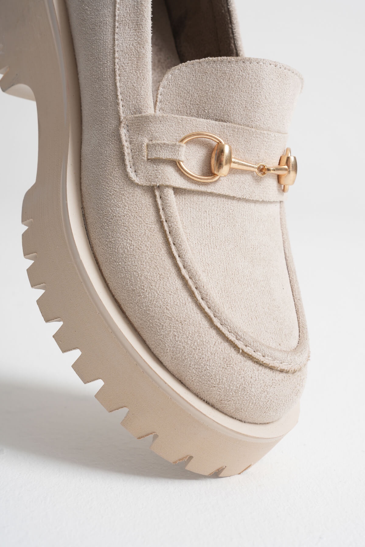 Aral Toka Detaylı Bej Süet Günlük Loafer Ayakkabı