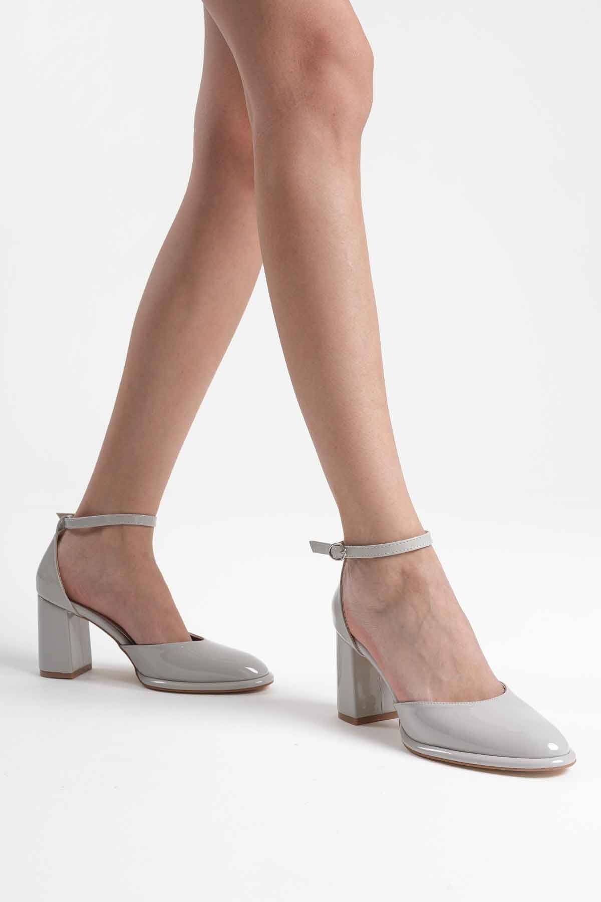 Asereht Gri Rugan Kadın Topuklu Ayakkabı