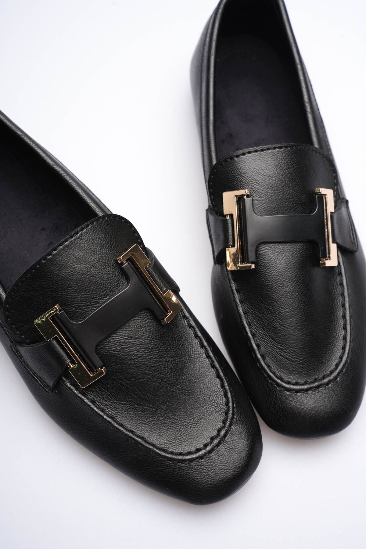 Kadın Siyah Şık Tokalı Günlük Ayakkabı TR27MS05A